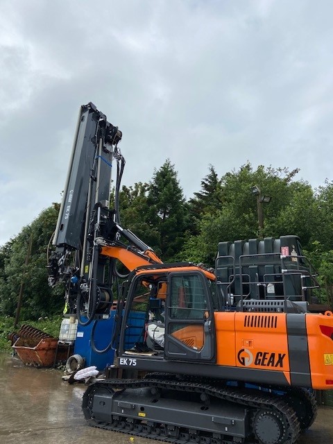 Another exciting delivery 🎉Take a look at our brand new Geax EK75 featuring a Doosan base. To learn more about our range of Geax machines, or to speak to a member of our team, please get in touch today; 01985 219192 😀
👉 piling-equipment-ltd.com/sales/geax
