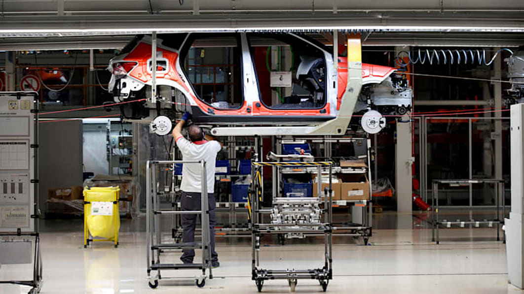Spain aims $5.1 billion to boost electric car industry: bit.ly/3kaPMgP