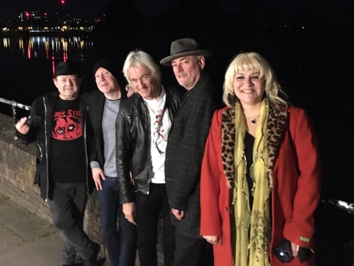 Brilliant night out...we all had a bangin' time after a long overdue meetup! <a href="/GizzButt/">Gizz Butt</a> <a href="/SegsRuts/">Segs RuTs_RuTsDC</a> <a href="/TaraRez/">Hub Porn xx</a> &amp; Chris from Taras Band! #punk