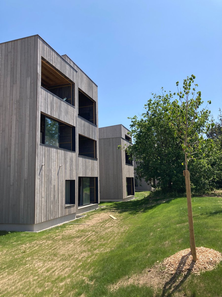 NMHabitat's tweet photo. Erdre Porterie : la résidence « Le Jardin de Barbara », habitat #participatif en 100 % locatif social, commence à s’animer après l’emménagement de 23 foyers🌱 Une belle opération portée par NMH et des locataires impliqués sans oublier @MimaAtelier, @Wigwam_conseil, Rousseau SA ! https://t.co/PRZRe9noE3