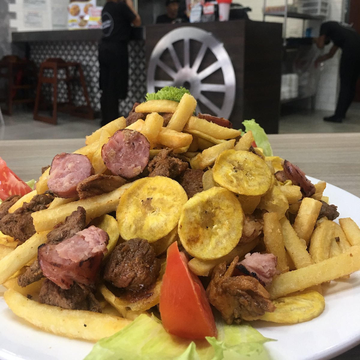 ¿Con antojo de comer algo rico? Nuestra picada tiene todo lo que te gusta. 👌
#LaEstanciaPty #Panamá