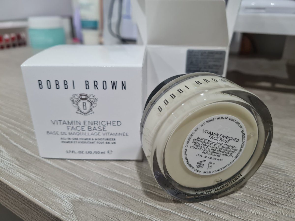 simplew15397847's tweet image. ส่งต่อมือ1 Bobbi Brown enriched face base ของใหม่นะคะ**ผลิต 06/63 
ตุนไว้4กล่องแล้วใช้ไม่ทันค่ะ 
กระปุกนึงใช้คุ้มนานมากกก ใช้นิดเดียวตามคุณแม่โมเมก็ผิวอิ่มน้ำแล้วค่ะ  
ซื้อผ่านofficial store bobbibrown
ราคา 2550 ลดสุดๆ 1700 ฟรีส่ง kerry flash ems 
  #BOBBIBROWN #vitamin #facebase