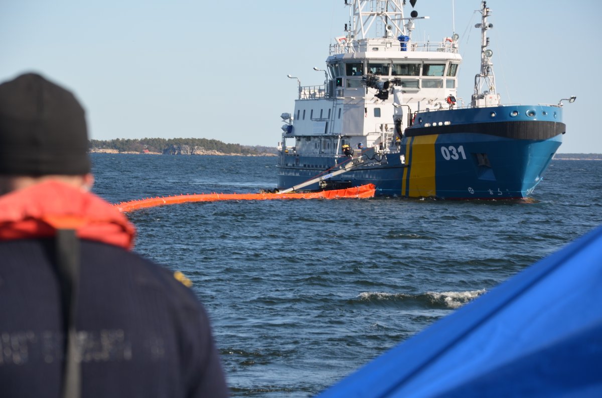 Kustbevakningens ansträngda personalläge uppmärksammas idag: Kustbevakningen går i otakt. Vi behöver följa vår samtid och vara rustade för framtiden. Det enskilt viktigaste villkoret för att klara det är mer personal. Läs mer:
bit.ly/3kaAg4U
