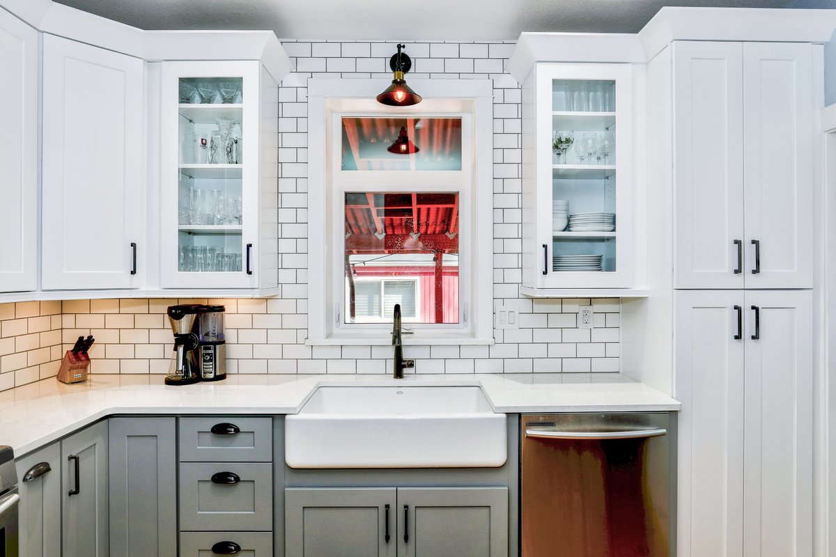 angdunbar's tweet photo. If you could theoretically get a free kitchen remodel, but it HAD to include a backsplash with these white subway tiles, would you do it?

Angie Dunbar and Associates
Your Real Estate Advisors 
eXp Realty, LLC.
Licensed in... https://t.co/tr01zMMRoS https://t.co/UIvA1Tkvhk