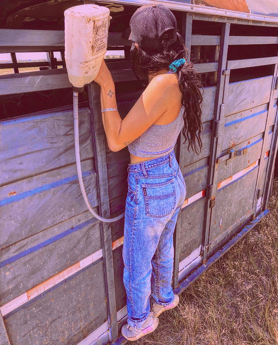 pourin cattle so I’m the only fly heifer out here
