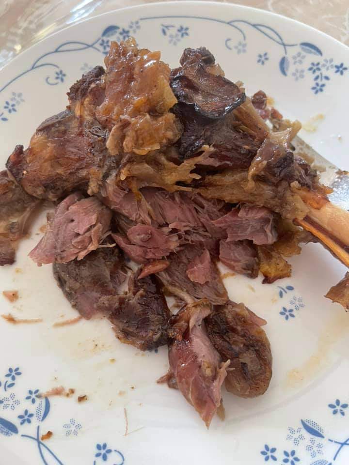 AncientSpirit_'s tweet photo. Oven roasted Lamb Shanks with roasted tomatoes & onions. It turned out super yumilicious 😋
#ChefForADay #LambShanks https://t.co/1TfduBZWcA