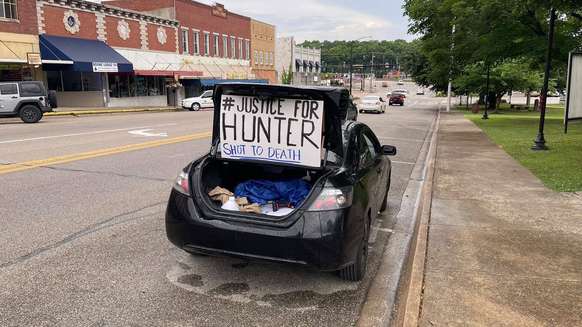 #justiceforhunter!

#hunterbrittain’s truck broke down and he was trying to put an antifreeze jug behind the wheel to stop it.

Enter Cop, WITHOUT BODY CAM ON, who shoots him.

Why??😢

It has to take a white kid getting shot to move the #GeorgeFloydPolicingAct!

Sad.😢

#wtpBLUE