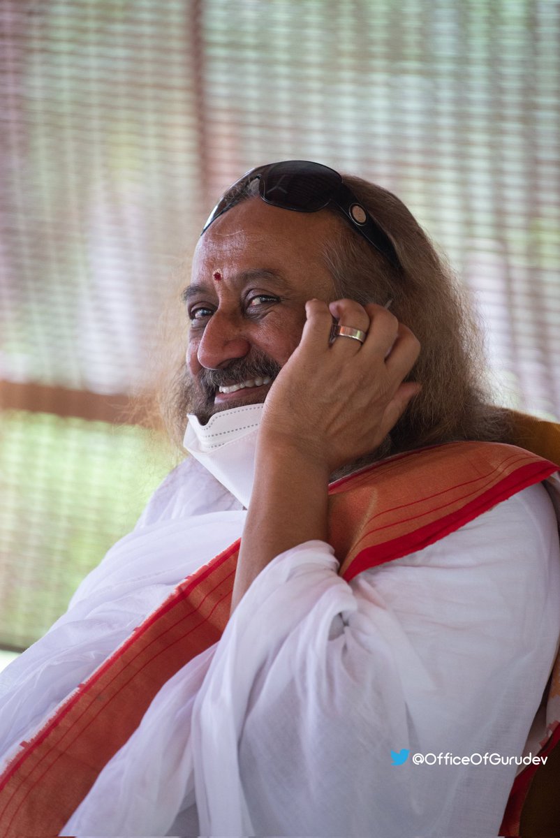 OfficeOfGurudev's tweet photo. "When our mind is agitated or restless and when we are too active, we are not tapping the source that lies deep within us. That source is our intuition. A few minutes of silence, a few minutes of reflecting on the truth on our lives, brings clarity &amp; awareness." ~Gurudev

#candid https://t.co/bMSmkI3dI8