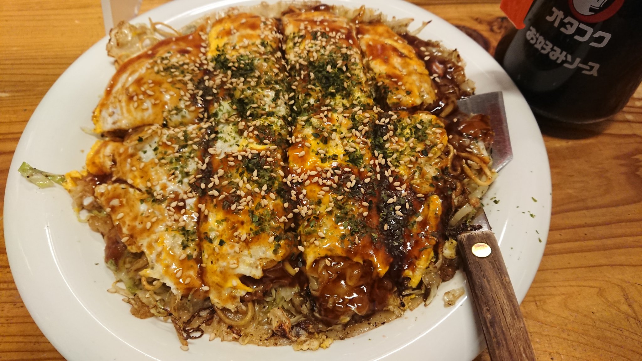 背脂ぎょうざ子 広島グルメ 第５弾 広島といえば お好み焼き 銀山町にあるスマイル 野菜肉玉そば 600円 や 美味しい とっても美味しい お店の方も感じがよくて 値段も安いし美味しいし 素晴らしいです 笑顔 0 247 1622 広島市中