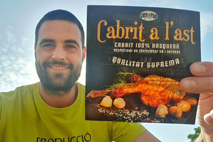 ArtAgro_te's tweet photo. Cabrit de Rasquera: el cabrit és per gaudir en la millor companyia, però qui ha dit que el cabrit és només per Nadal? Això si, s'ha d'escollir el millor cabrit, de proximitat, respectant el creixement natural i evitant l'ús d'antibiòtics. https://t.co/V4YZCMlKgj