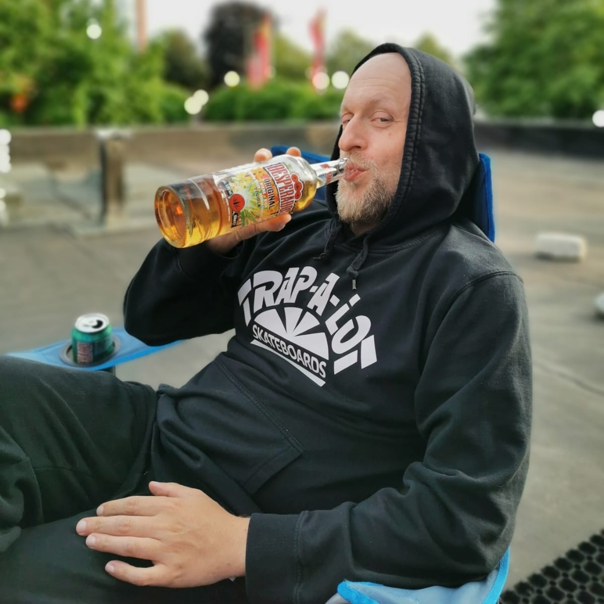 GeneralGuyble's tweet photo. Cheers 🍻 https://t.co/sNtImFgydK