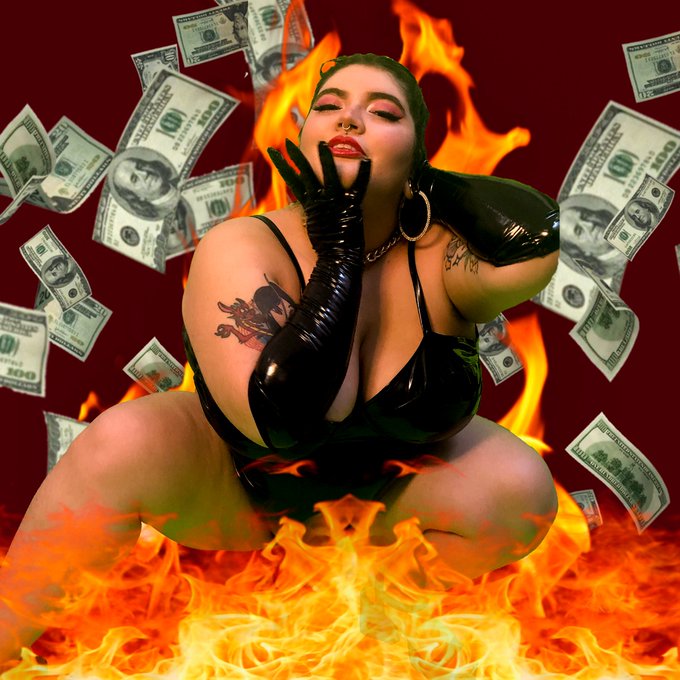 Alpha Lesbians’s pics and videos