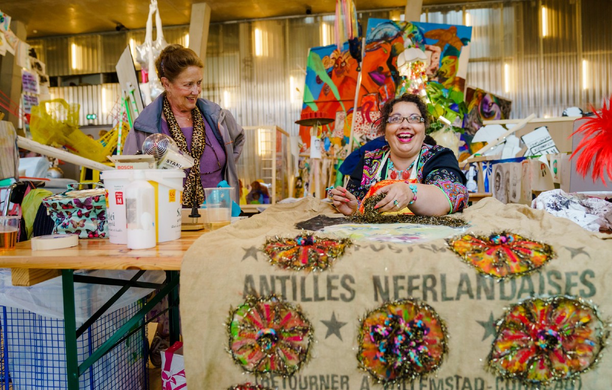 RCE_erfgoed's tweet photo. Kunstwerken uit ons depot gaan deze zomer langs bij diverse gemeenschappen in Rotterdam. Om er verhalen en nieuwe kunstwerken bij te maken. 'Kunst blijft slapen' is een initiatief van #AllyoucanArt met o.a. de RCE en Pauluskerk> https://t.co/ThAbCbko6Q 📷marcodewart @kunsthal https://t.co/zWCoFJ8BCG