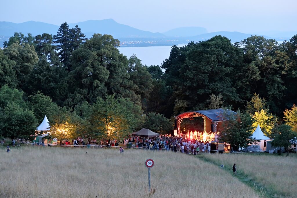 t_kurz's tweet photo. Festival de la Cité #Lausanne #Cite2021
#Ensemble0 #AumGrand
#NikBärtsch
#ProfessorWouassa
4/4 https://t.co/ksZiZk37ms
