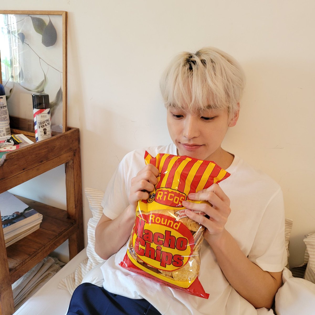 privatesf9's tweet photo. 🌰 12.03AM KST📸

- there are many more pretty pictures
- i'll send more https://t.co/Nh5k4sAOjL