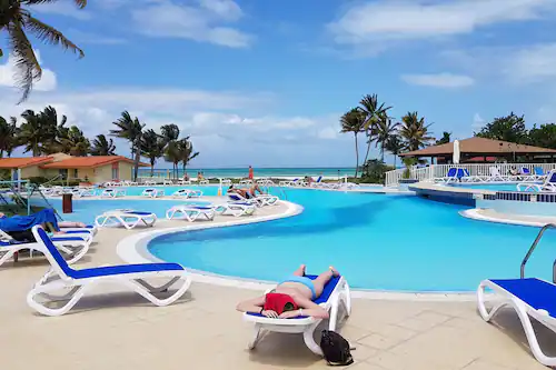 BenavidezHerald's tweet photo. "yo estuve en Cuba y no es tan así como dicen"

su visita a Cuba: https://t.co/TWGRINiPx7