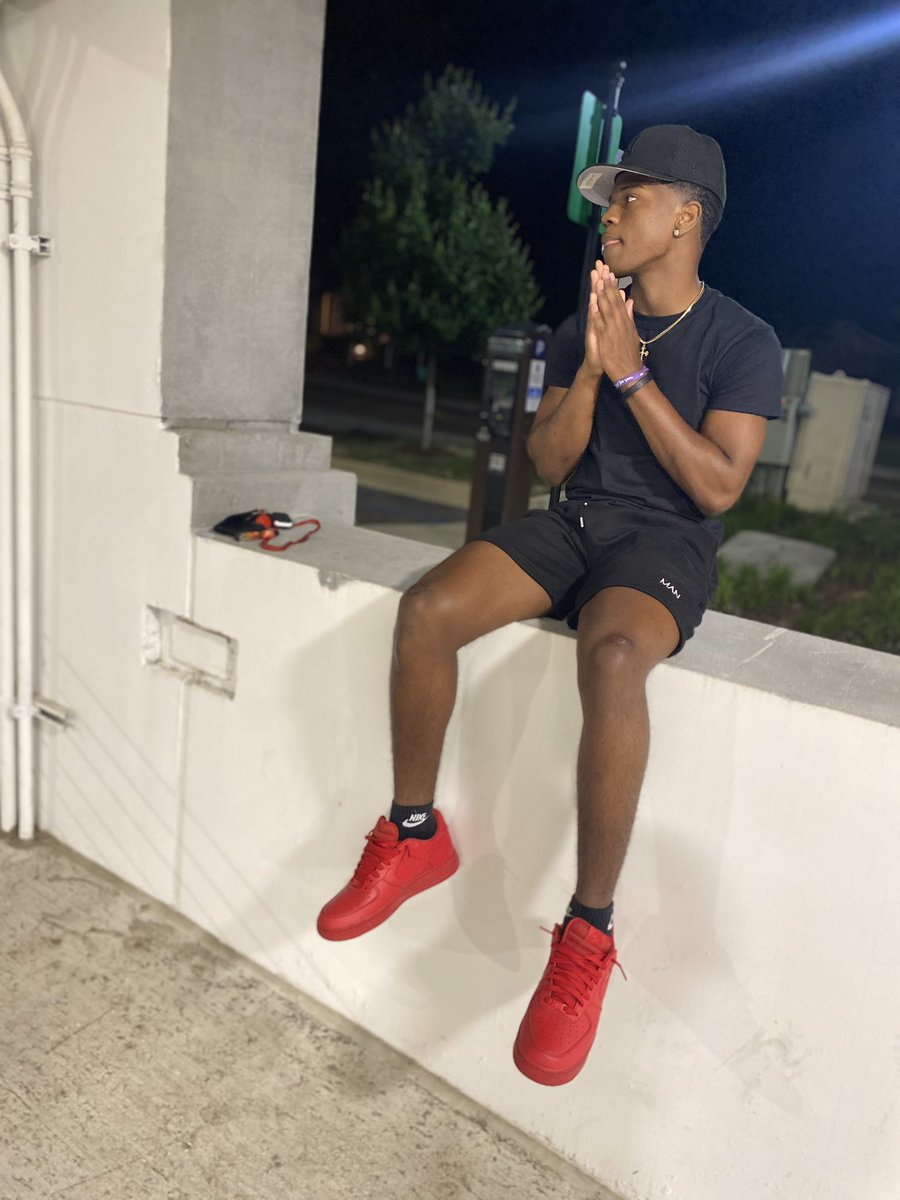#WhosWhoofOleMiss
#WhosWhoOfUM
Hey, I’m Christian but you can call me Q(long story)
-Exercise Science Major 
-Oxford, Ms📌
-Class or 25’
Follow me on ig @qblake2                       I’m real chill and laid back. But a goofball once you get to know me😂.