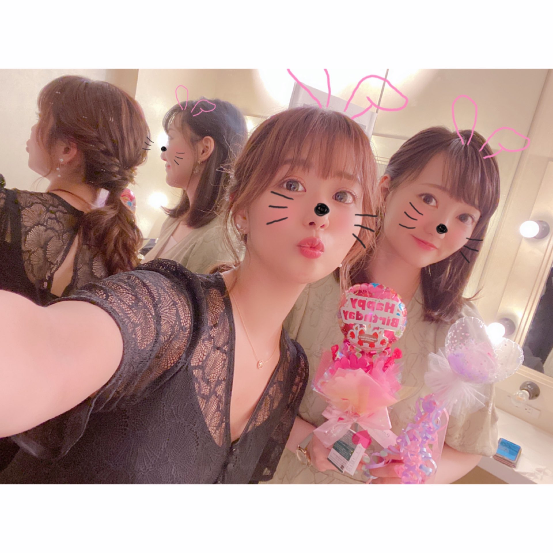 井口裕香 Official Prologue 11 2発売 ゆ そしてもこちゃん いつも見守ってくれてありがとう 出逢って17年 くらい 家族のような姉妹のような友達のようなライバルのような ふしぎな関係 友達以上 恋人未満 ただの仕事仲間ではない