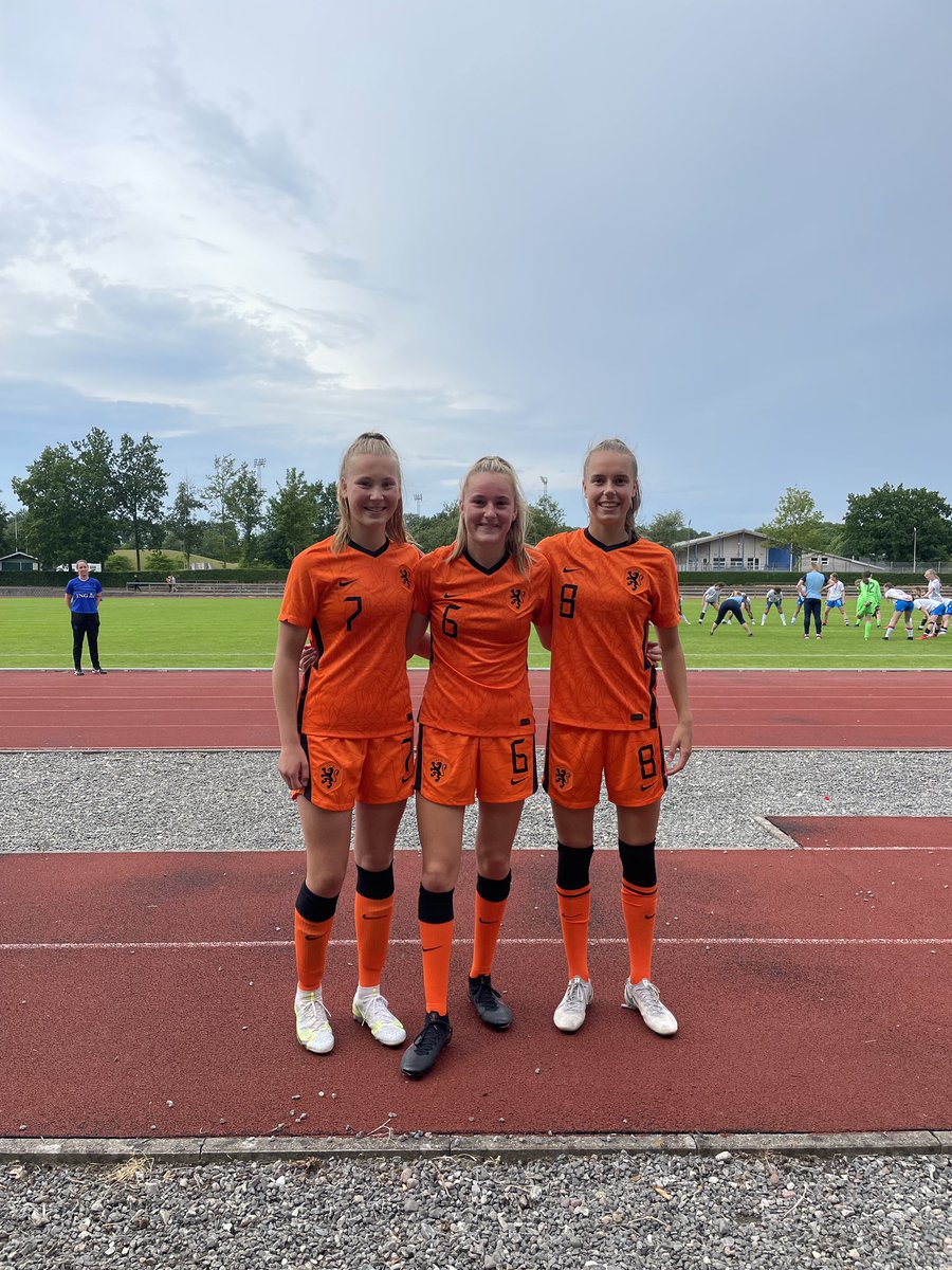 𝐍𝐨𝐫𝐝𝐢𝐜 𝐓𝐨𝐮𝐫𝐧𝐚𝐦𝐞𝐧𝐭 𝐔𝟏𝟔 🔶
Oranje onder 16 sluit het Nordic Tournament af met een 5-0 overwinning op Zweden. 
Wieke Kaptein, Sterre Kroezen en Fieke Kroese begonnen in de basis. Fieke zorgde wederom voor een doelpunt aan Nederlandse zijde. 
Goed gedaan meiden! 👏