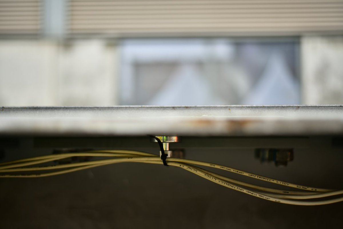 De stalen Suurhoffbrug is in 1972 zo slank ontworpen, dat versterking een uitdaging bleek. Een innovatieve methode biedt nu uitkomst.  deingenieur.nl/artikel/stalen…