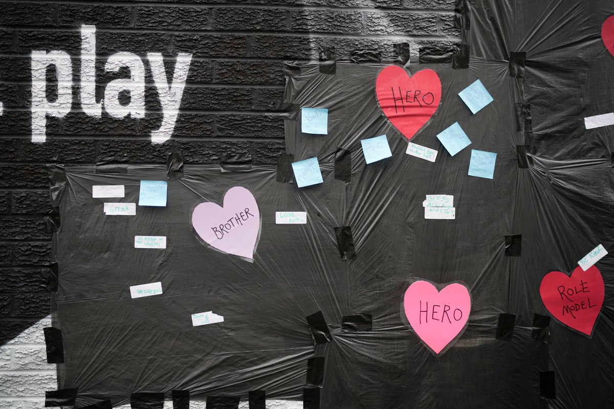 brfootball's tweet image. People in Manchester are covering hate with love ❤️