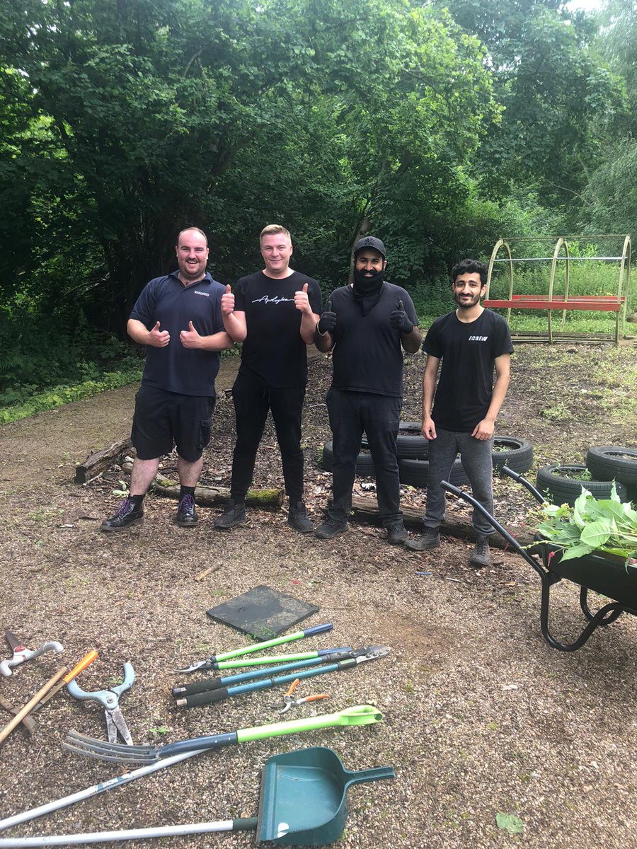 Our gardens are starting to take shape now due to some of our wonderful volunteers.

Today @MaranelloSales joined us and did a wonderful job tidying up and maintaining our garden.

Great job guys!!!

!ow.ly/1BBS50Fu6da