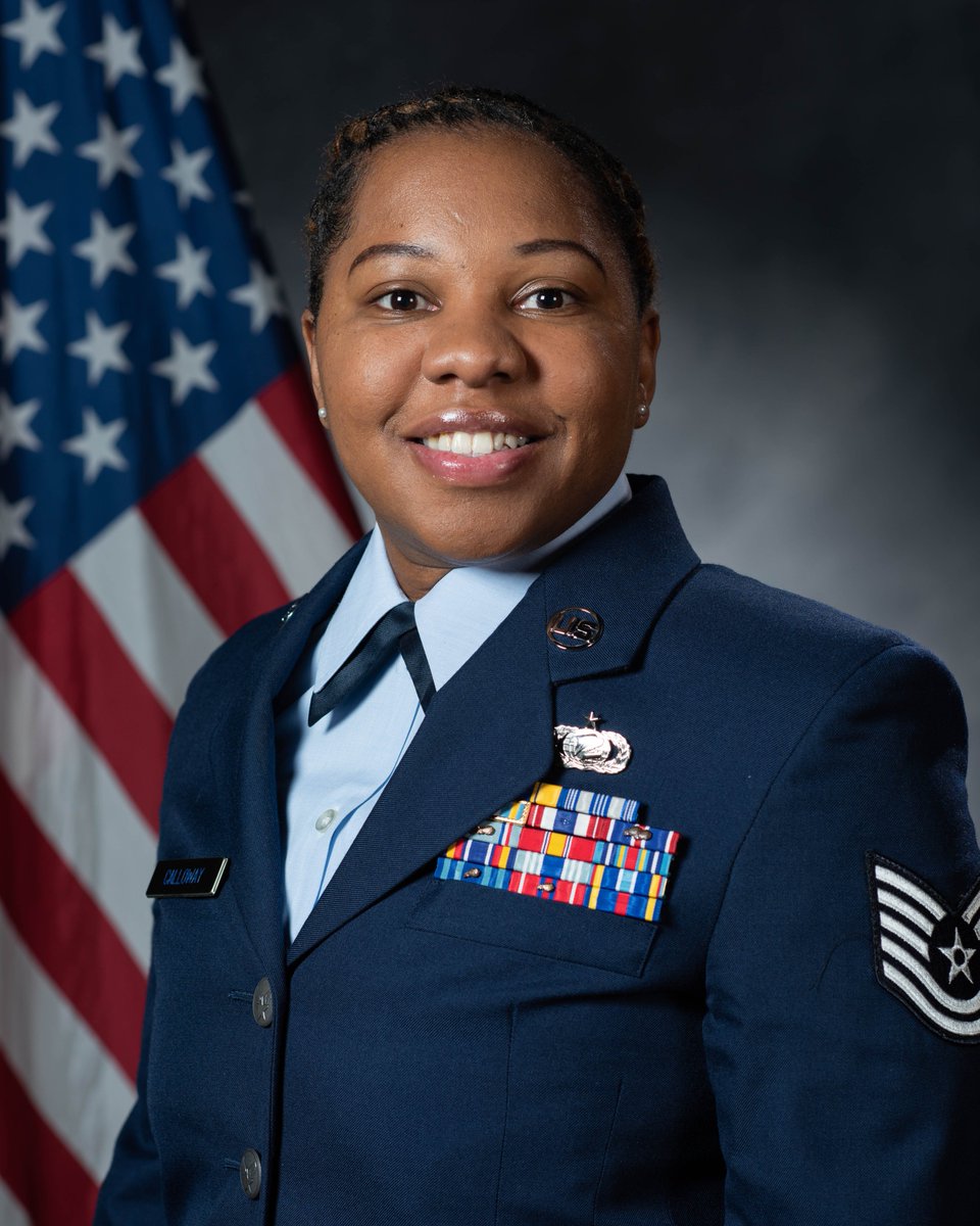 RCAFOperations's tweet photo. Recently presented with the #NORADJuniorNCOoftheYear2020, TSgt Calloway is recognized for her support to 🇺🇸 military members and their families in 🇨🇦; serving as PERSCO lead during #AmalgamDart; receiving NCO of quarter twice; and much more. BZ TSgt Calloway! https://t.co/myIRxB4G9s