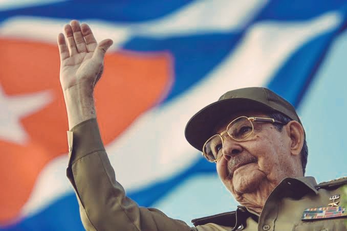 SeduccionyPoder's tweet image. &quot;Cualquier título, dinero o privilegio que herede son en realidad obstáculos. Te engañan haciéndote creer que se te debe respeto.&quot;

#Las48LeyesDelPoder
#ComoPerderElPoder #Maquiavelo
#Cuba