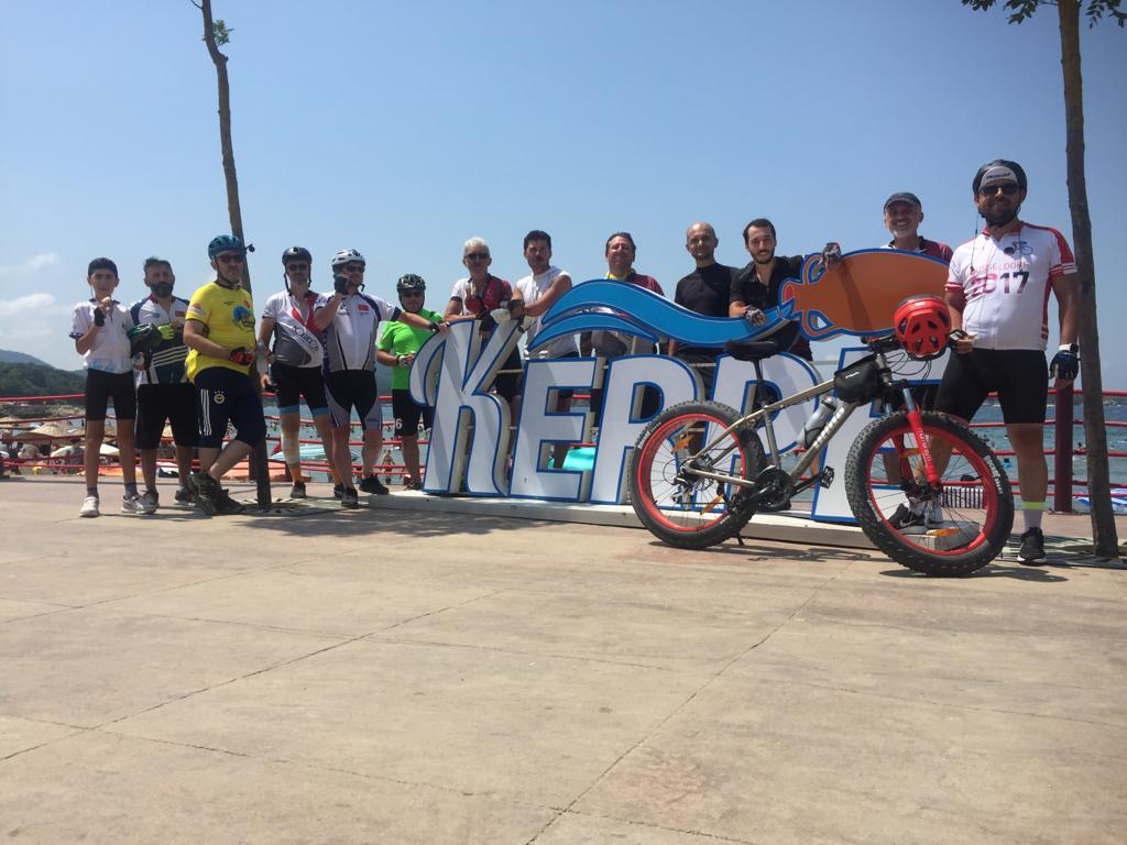 KOBDOS1's tweet photo. Cumartesi sabahı eğitim pistinden hareket ederek Akmeşe üzerinden Kandıra Bağırganlı'ya kamp kurup Pazar sabahı Seyrek, Kerpe, Kaynarca rotasını takiben toplamda 190km.pedal çeviren tüm pedal dostlarımıza teşekkürler.. #kobidos #bisikletaşkı #bisikletkeyfi #kandıra #kampkeyfi https://t.co/Hiz7I2IIDe