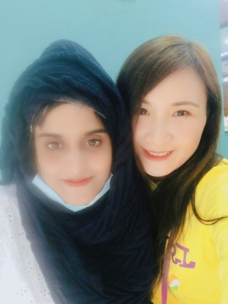 Behappy_AI's tweet image. Today, I feel happy to meet my alumni face-to-face, the great female #entrepeneur Dr. Beenish Siddique, we are alumni of The Univeristy of Manchester. Her start-up project got endorsement by the mayor of Great Manchester  She got a £1Million grant from #innovateuk last year.