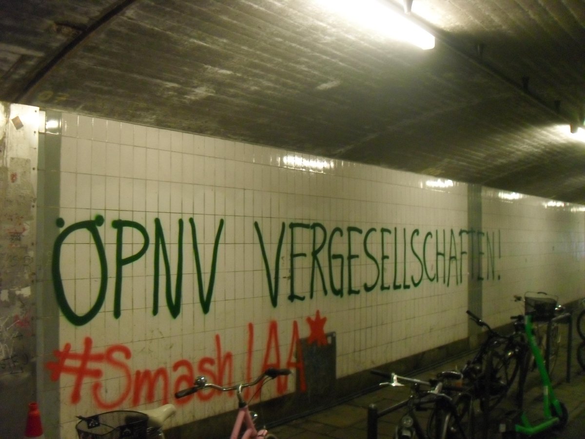 Uns wurden ein paar Bilder zugeschickt, die wir euch nicht vorenthalten wollen. Sieht wohl so aus als wäre München kein ruhiger Rückzugsraum für die #NoIAA #SmashIAA