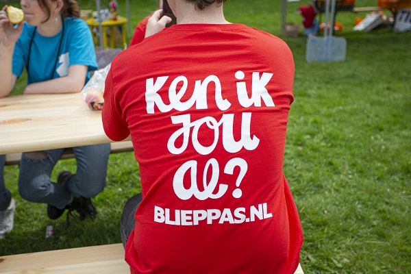 Dit is de laatste schoolweek voor de zomervakantie. 

Voor basisschoolleerlingen van groep 5 tot en met 8 in Schiedam is er de Bliep Zomerweek

deschiedammeronline.nl/artikel/detail…

<a href="/Primo_Schiedam/">Primo Schiedam</a> <a href="/kleineambassade/">de Kleine Ambassade</a> @JStichting <a href="/StichtingDOCK/">DOCK</a> <a href="/LSchiedam/">Lekker Bezig Schiedam</a> <a href="/SpartaBetrokken/">DeBetrokkenSpartaan</a>