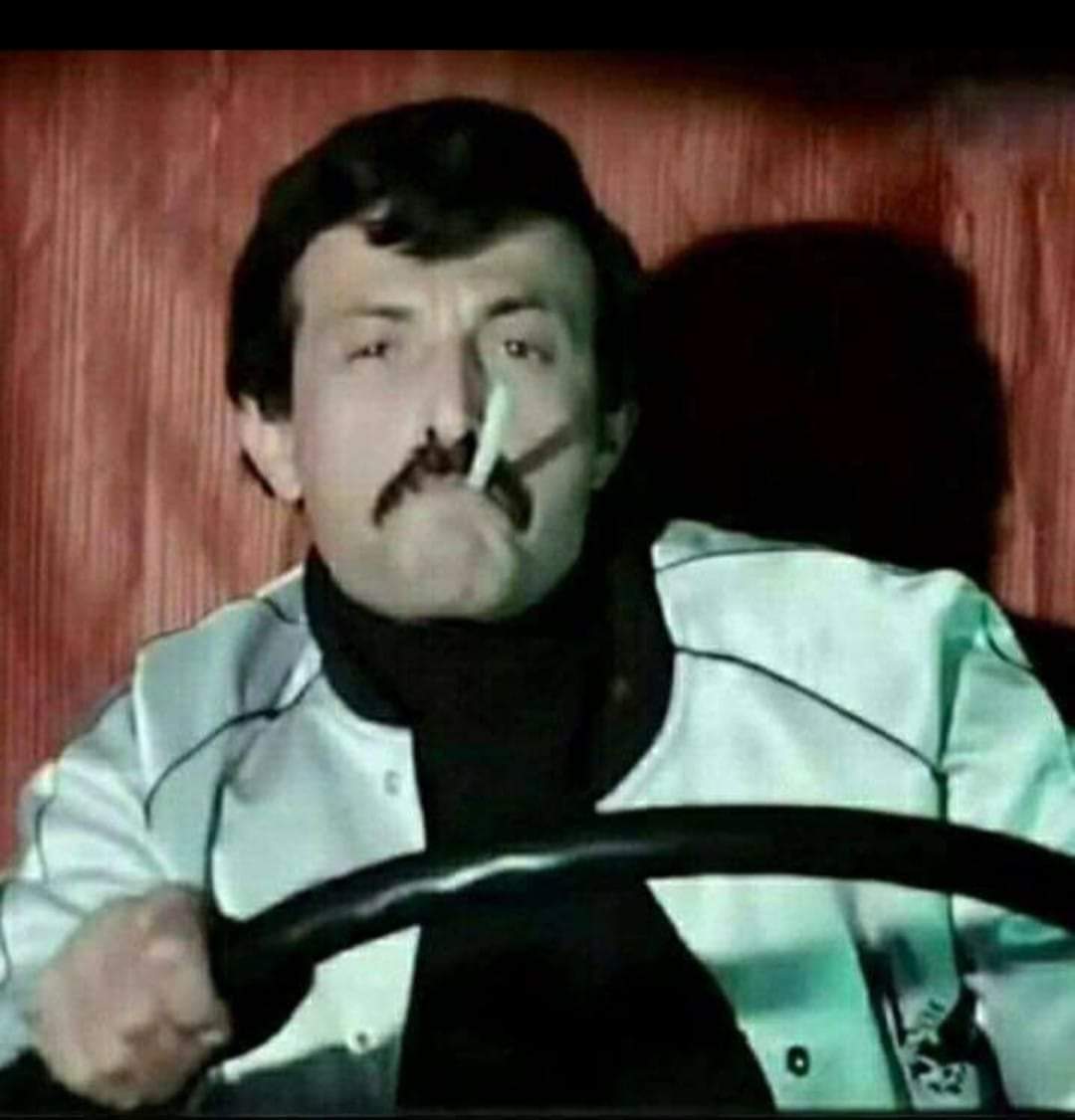 ... عايزين نجيب فلوس بسرعة ؟
... نسرق بنك 
...لا عايزين فلوس حلال ..
... إذا نسرق بنك إسلامي