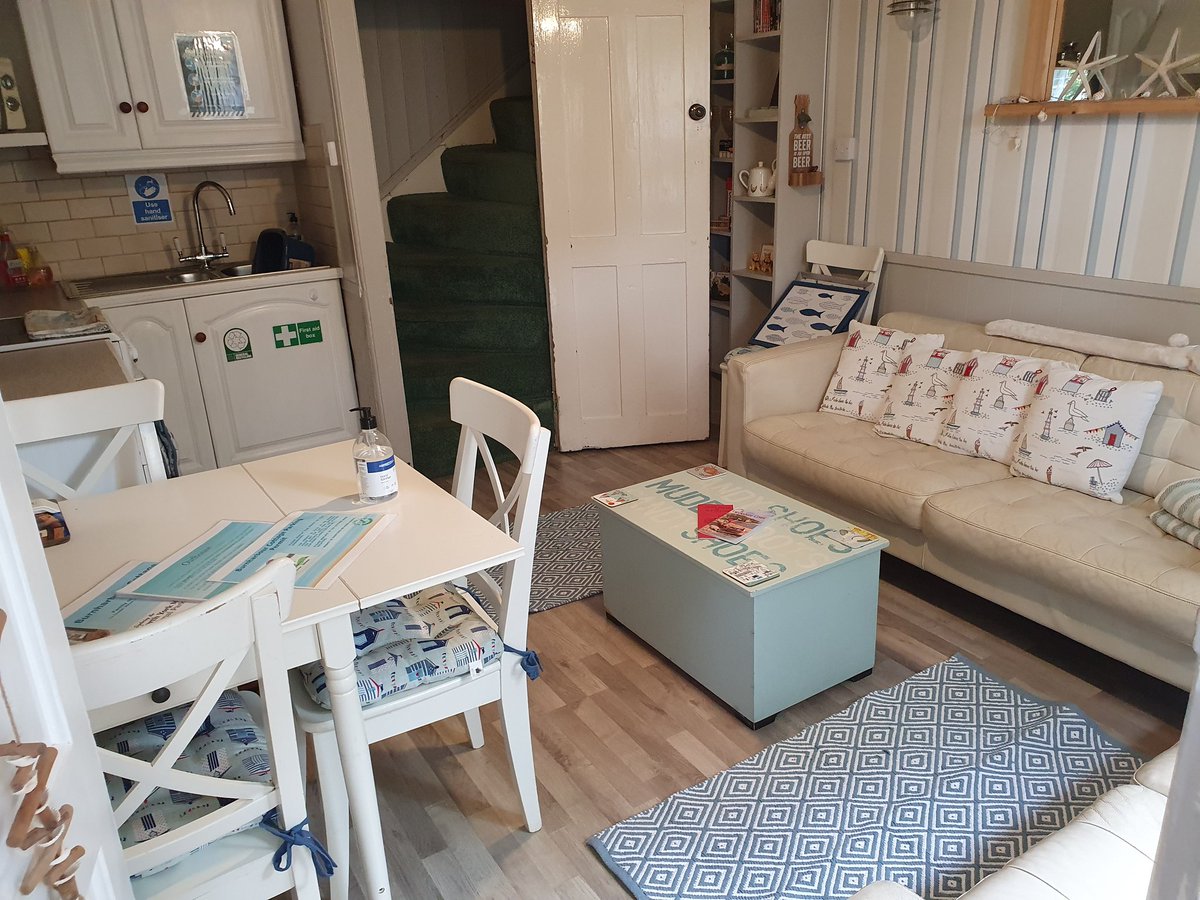 burnharbour's tweet photo. https://t.co/VaQAt3Jsdc #robinhoodsbay #dogfriendly #selfcatering #dogsstayfree #thegooddogguide https://t.co/rwxDaQN8W6