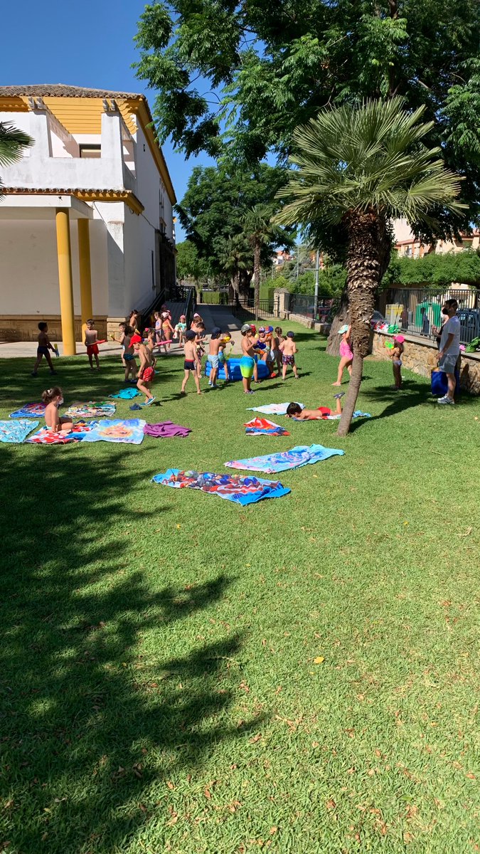 Deporsa's tweet photo. Seguimos con nuestros Campamentos @deporsa, Mucha Diversión, Cine, Fiestas de Agua, @EducaAnd  y con Vacunación COVID-19 de colectivos específicos – Plan de Vacunaciones de Andalucía (Andavac) https://t.co/Fv2MQvFadm Tod@s los Monitores Vacunados. https://t.co/XNXifzv4Zr