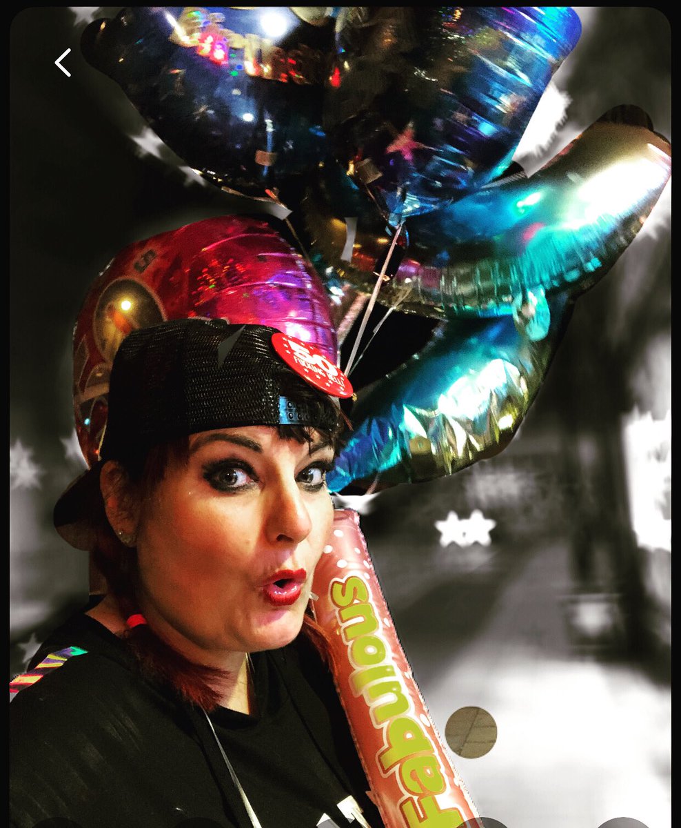 naomiaustin's tweet photo. #happybirthdaytome #lastdayofmy40s #lastdayofmyforties #49notout #50tomorrow https://t.co/56uSKxH3JJ