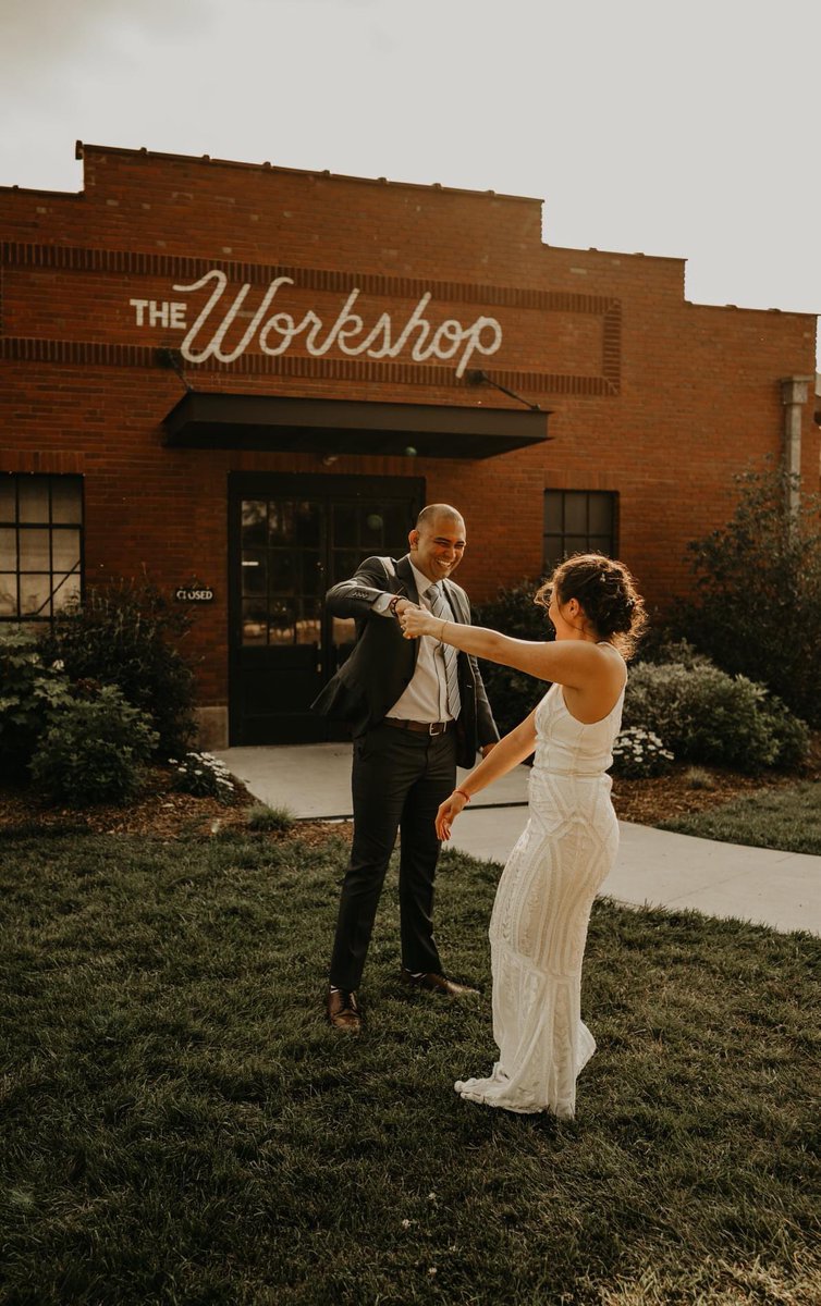 ShotsbyDylan's tweet photo. I never post on Twitter 😅 But here’s a recent wedding 🤩 https://t.co/Vymx4MgYwN
