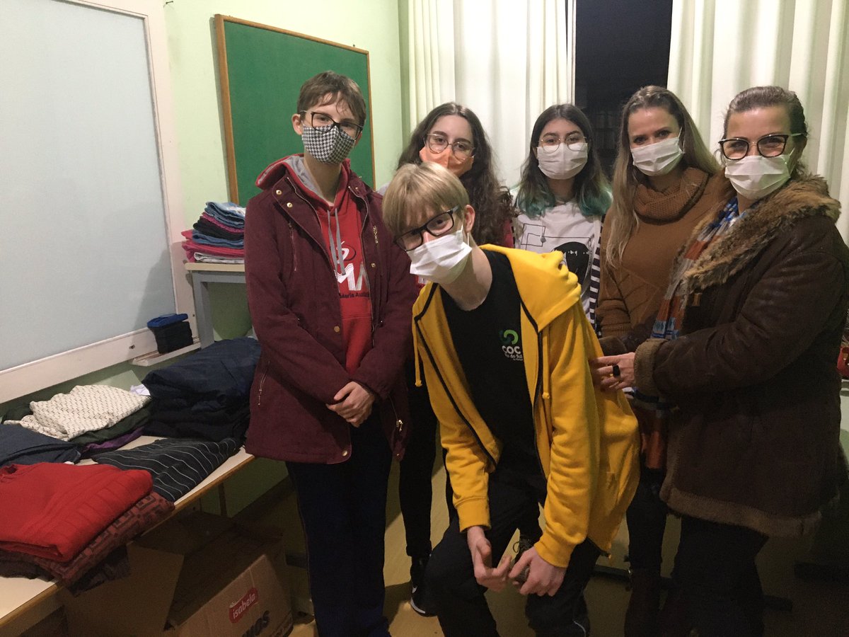 interactrds's tweet image. nessa terça, o IC Club de Rio do Sul entregou as últimas doações feitas a partir das caixas de coleta do projeto Arrecadação do Agasalho!!
as roupas foram doadas para os alunos do CEJA, que vieram para a região sem roupas de frio! 🧣⚙️

#interact #distrito4652 #interactclub