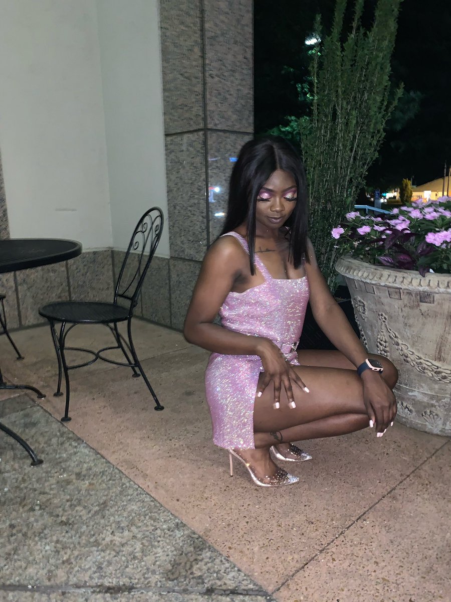 TheOnlyChar1's tweet photo. 6/23🥳♋️ 22 looks good on me https://t.co/EJLhg8QXip