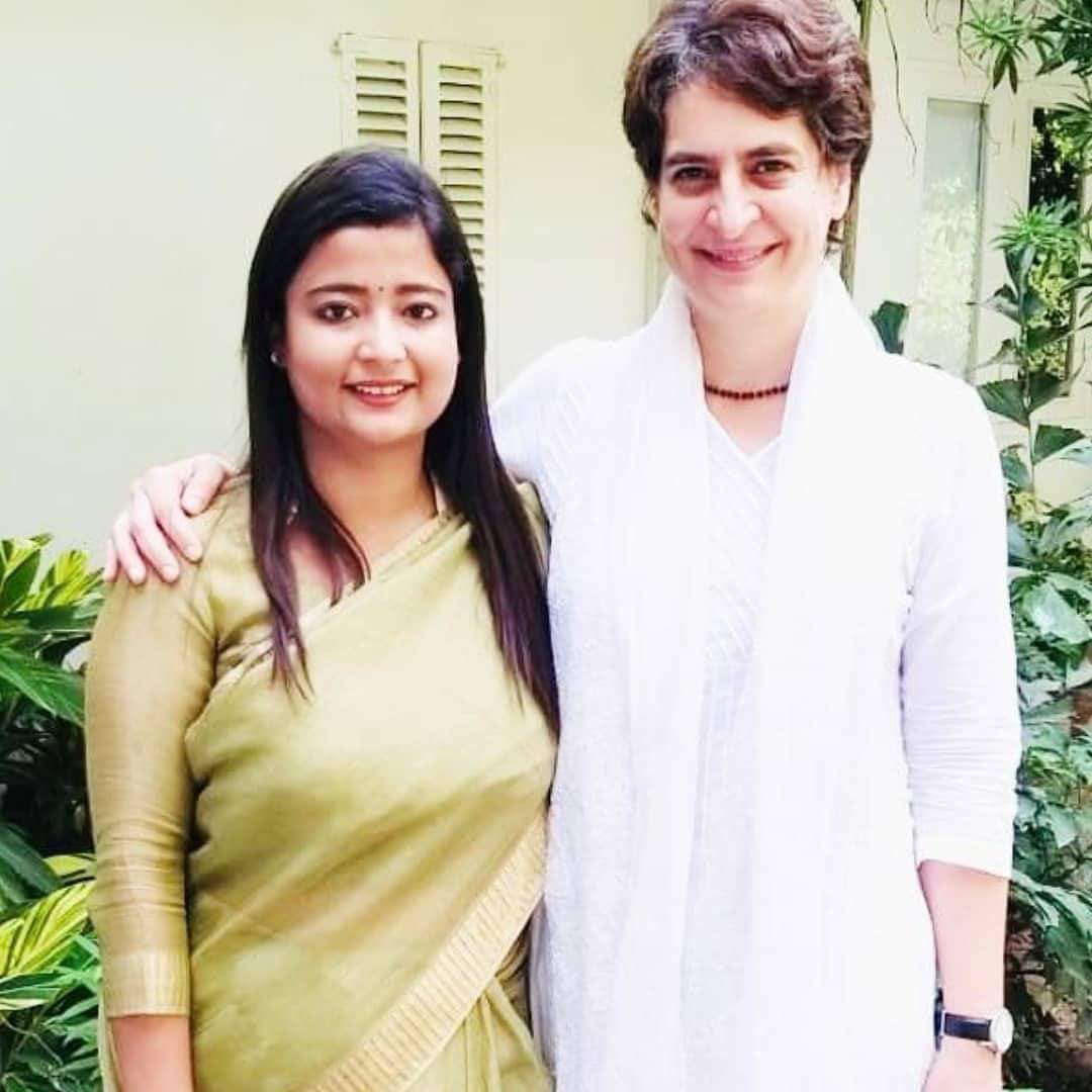 दमदार, ऊर्जावान छात्रनेता मेरी प्यारी छोटी बहन करिश्मा ठाकुर को उत्तर प्रदेश (बुंदेलखंड संभाग) महिला कांग्रेस की अध्यक्षा बनने पर उज्ज्वल भविष्य की अनंत शुभकामनाएं।
<a href="/MahilaCongress/">All India Mahila Congress</a> <a href="/karishmainc/">Karishma Thakur</a>