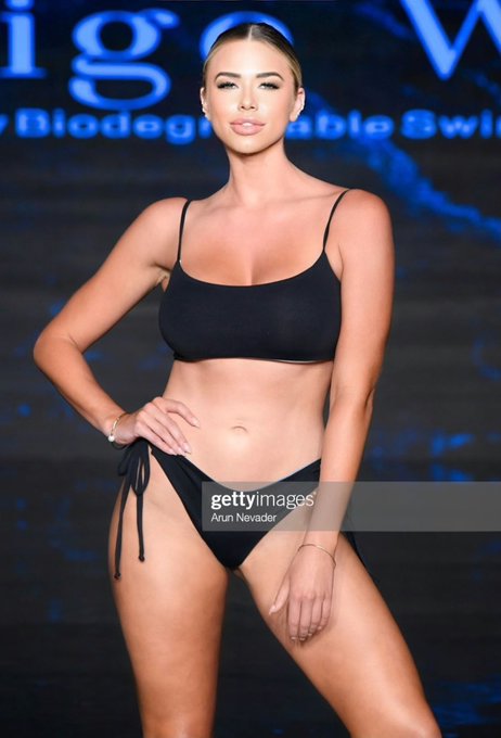Show 5 of 6! #SwimWeek https://t.co/EidA0V3gMA