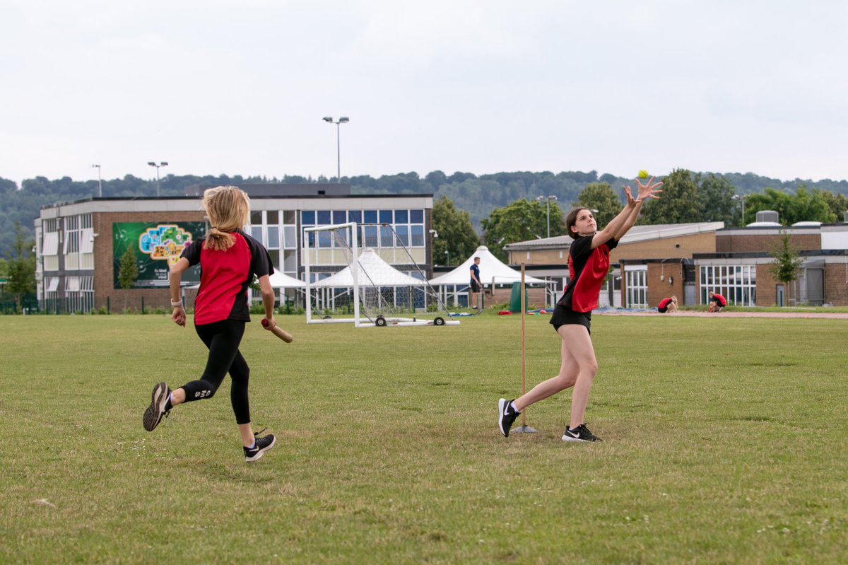 GMS_PE's tweet image. Well done to the U15 rounders team who finished runners up in the district finals last week. 🥈MVPs of the tournament- Helena, Sophie &amp;amp; Erin #TeamGMS #Batting #Bowling #Fielding 🥎