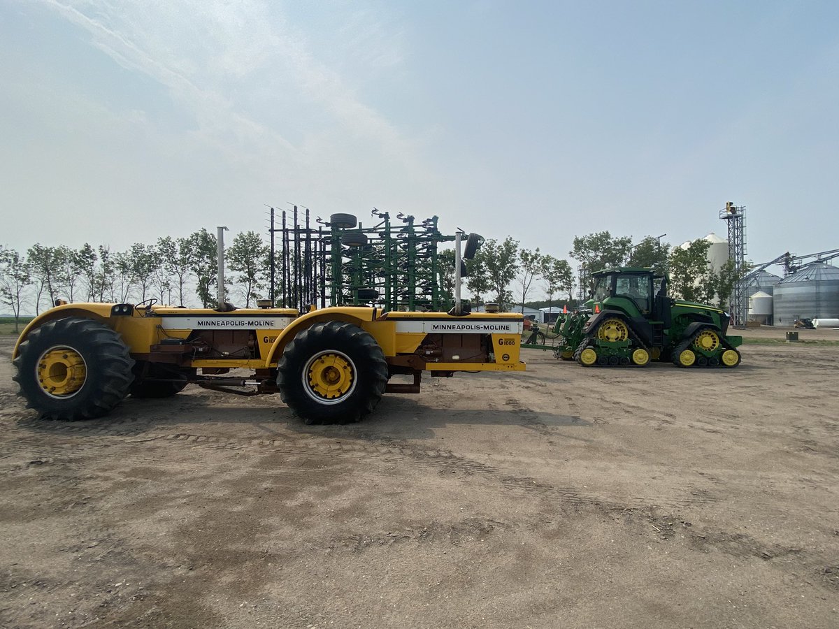 Two pretty cool tractors here! Which one you taking? @BrynRodney @JohnDeere @ValleyPlains #MinneapolisMoline