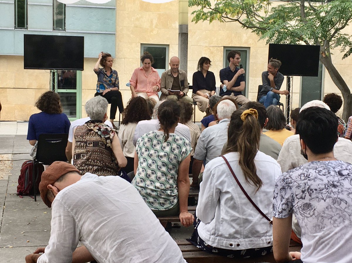CultureSci's tweet image. Première de #DroneControl @Univ_Lorraine @Inria_Nancy dans les jardins @UnivAvignon avec @AntoineDelefor1 @lessensdesmots suivie d’un échange avec le public