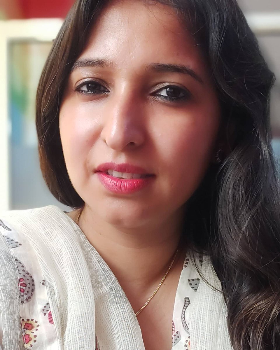 rj_geet's tweet photo. परिधान आपके दिन का भाव बना देते है, कुछ शांत सा , कुछ सुकून भरा। @rj_geet #rjgeet https://t.co/nEiSXisN8H