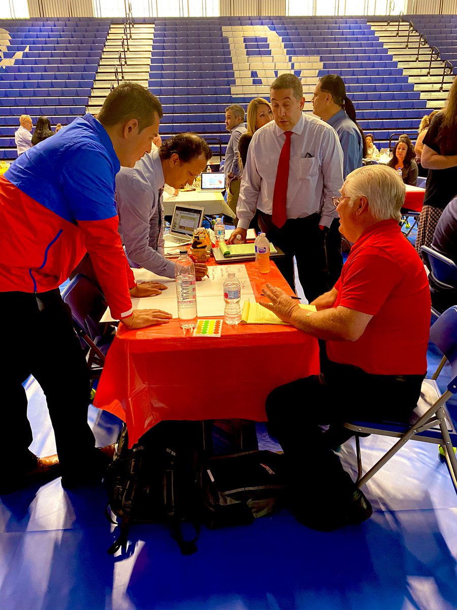 catherinedoc12's tweet image. Collaboration at its best!! Secondary principals preparing to address the needs of our teachers and students. #Noinvisibles #Interventionforall #realisticexpectations #serviceexcellence @YsletaISD @dem915boys @iceman569 @EastwoodMS_YISD @BA_Highlanders