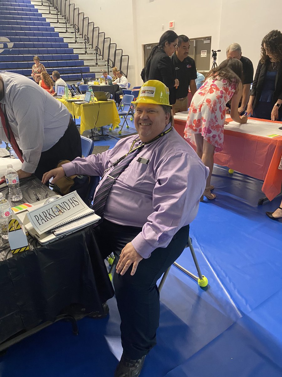 catherinedoc12's tweet image. Collaboration at its best!! Secondary principals preparing to address the needs of our teachers and students. #Noinvisibles #Interventionforall #realisticexpectations #serviceexcellence @YsletaISD @dem915boys @iceman569 @EastwoodMS_YISD @BA_Highlanders