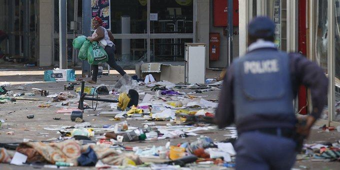 FORSOL6's tweet image. The moment you throw a rock, burn a building, loot and plunder or attack a defenseless individual you are no longer a protester you are a criminal and should be dealt with as one... Do the crime, Do the time... Support our men and women in uniform  and put a stop to this insanity