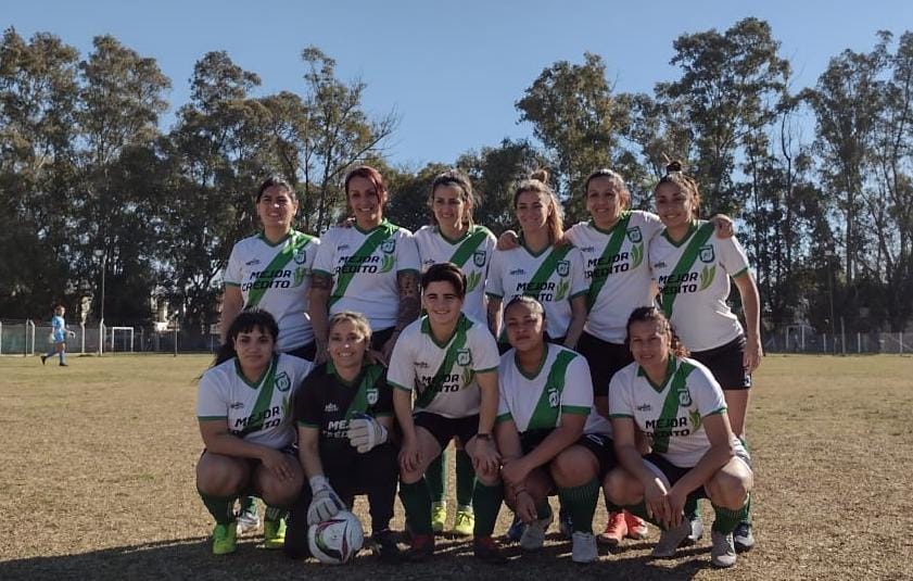 crisfaoficial's tweet photo. ¡El #FEMENINO también se prepara para el regreso del certamen! 

Ante la Sub 19 de Villa San Carlos (@VSCFem), la Primera ganó 1 a 0 con gol de Marcela Flor. https://t.co/gAptsxtu0R