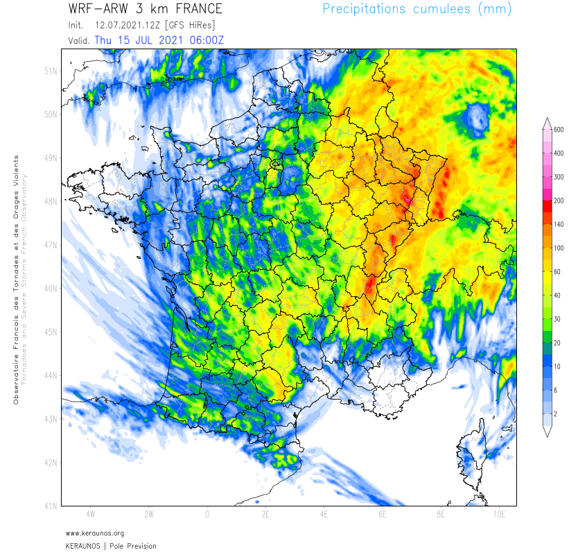 Les prochains jours vont être très arrosés dans l'est avec l'équivalent d'un mois de juillet normal du #Jura aux #Vosges notamment.
Il pleuvra encore en journée de jeudi et vendredi (non couverts par la carte du modèle ARW 3 km). 